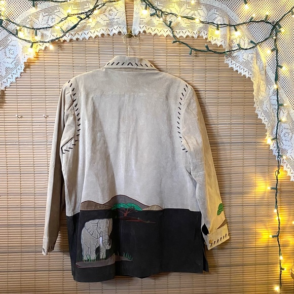 Quacker Factory leather jacket, safari themed full zipper. - Picture 3 of 16